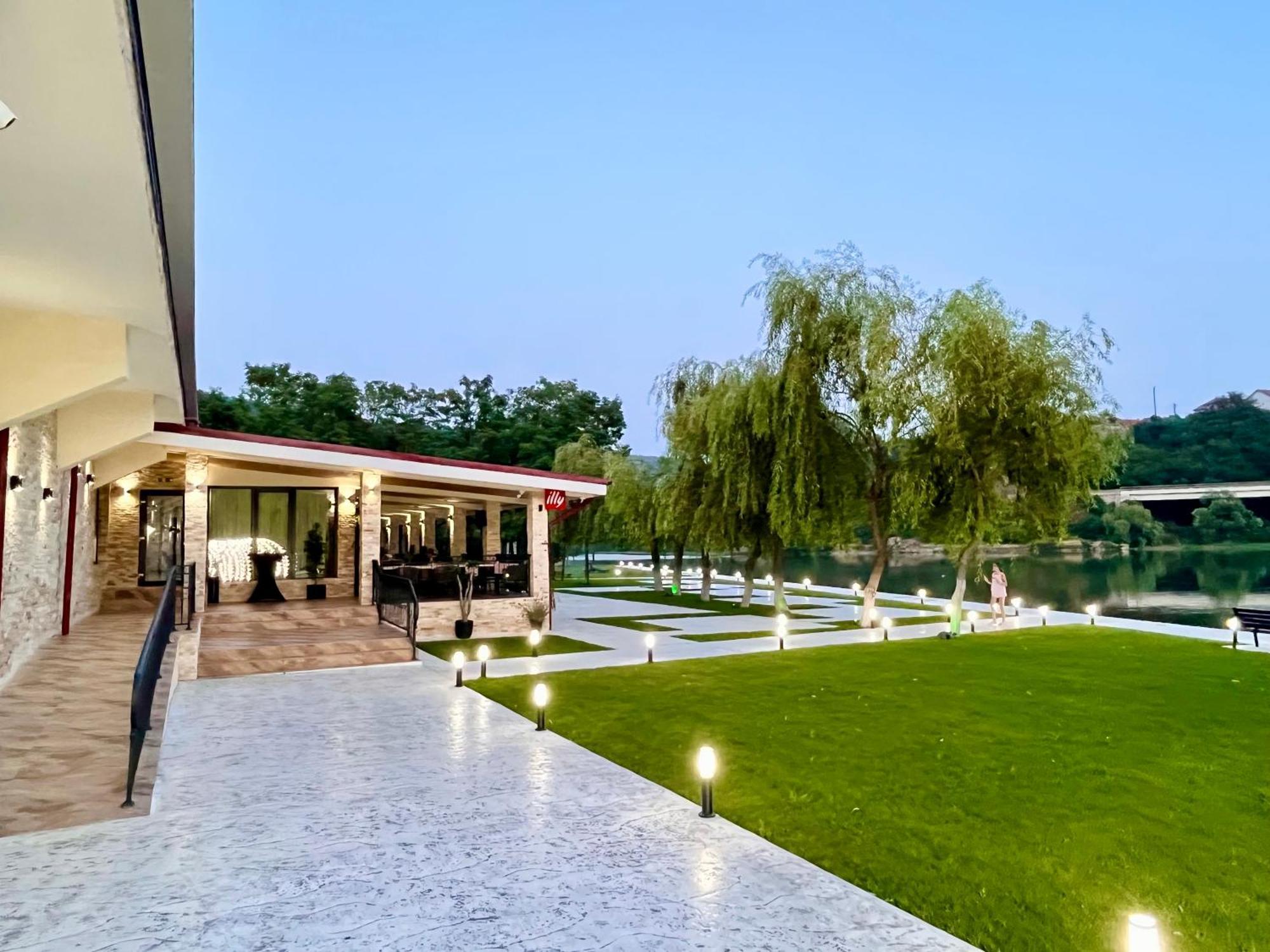 Vega Resort Restaurant & Lodge Orşova Exteriör bild