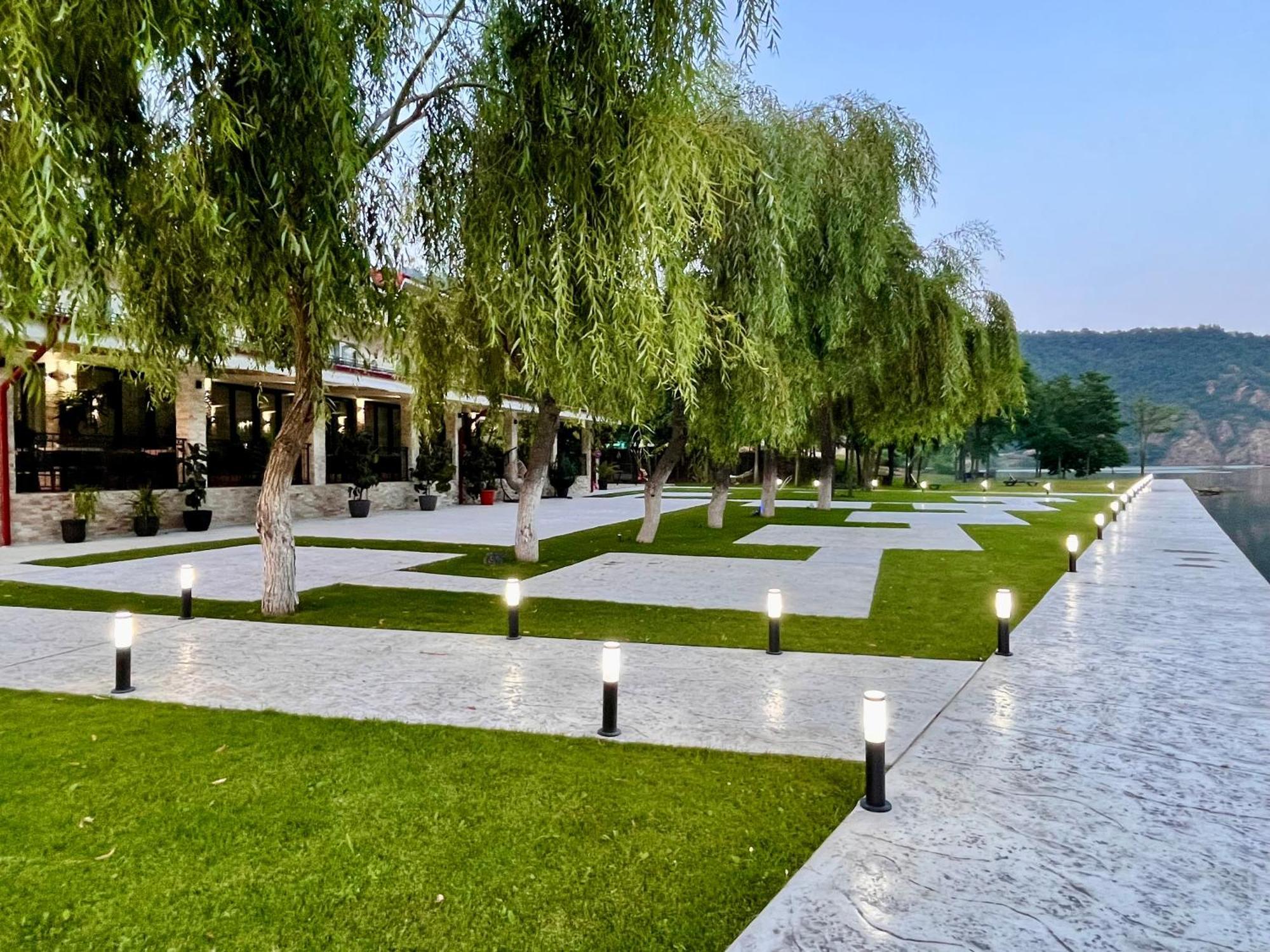 Vega Resort Restaurant & Lodge Orşova Exteriör bild