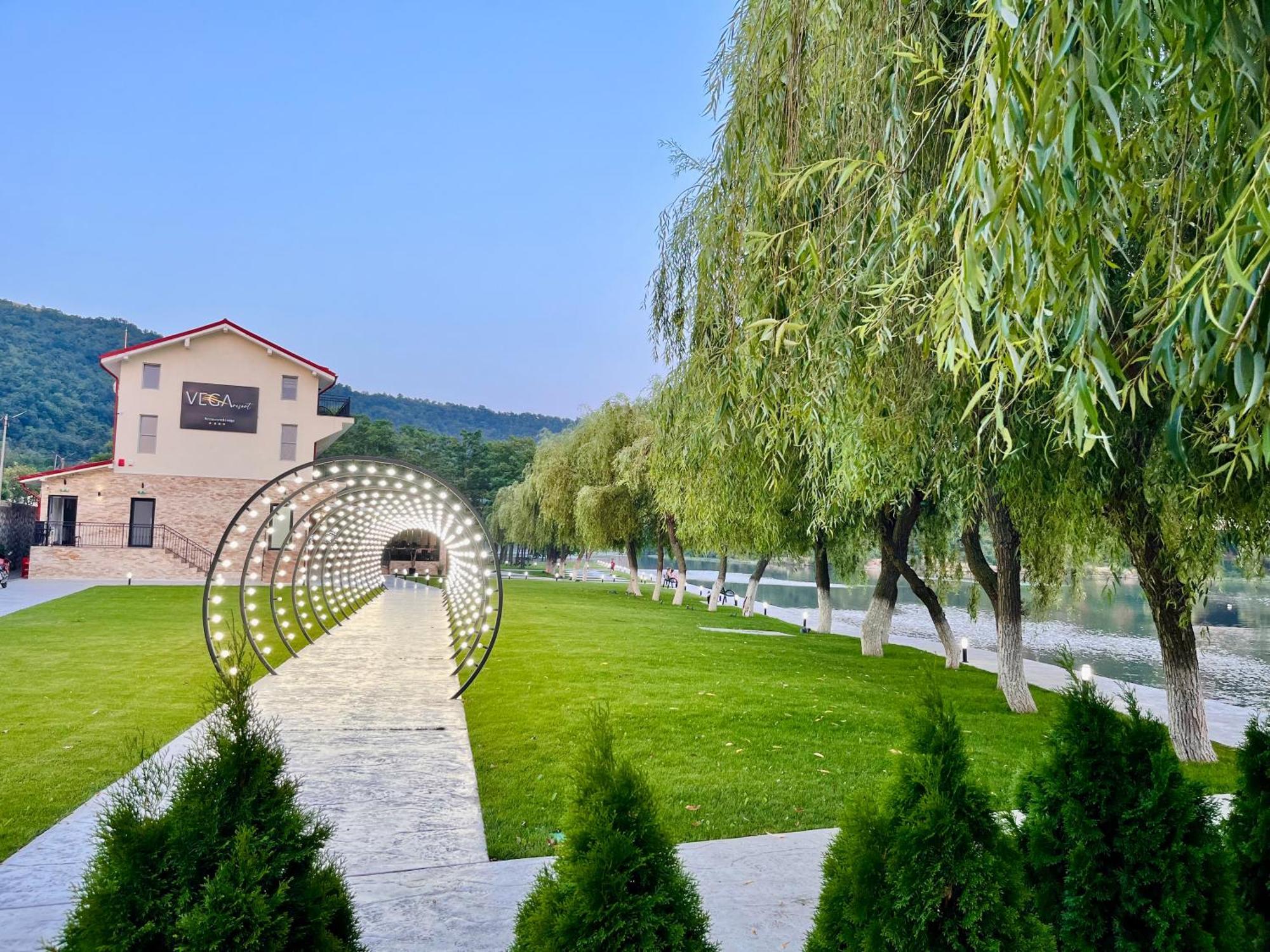 Vega Resort Restaurant & Lodge Orşova Exteriör bild